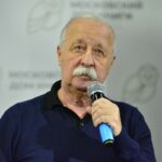 Актер Стас Ярушин впервые показал фанатам свою новорожденную дочку