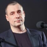 Очередное обнажение: Дженнифер Лопес в «голом» топе встретилась с друзьями