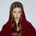 Утепляемся стильно: какие свитеры в моде осенью 2025