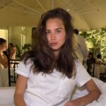 «Похожа на папу»: фанаты Муцениеце обсудили новые фото ее дочки