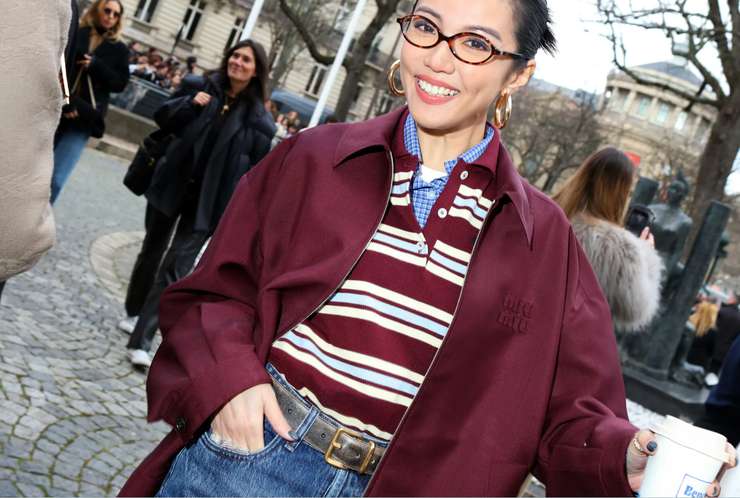 Как звезда: как стилизовать осенью поло в полоску, с чем носить