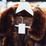 Широкие джинсы 2025: как они делают любой образ современным